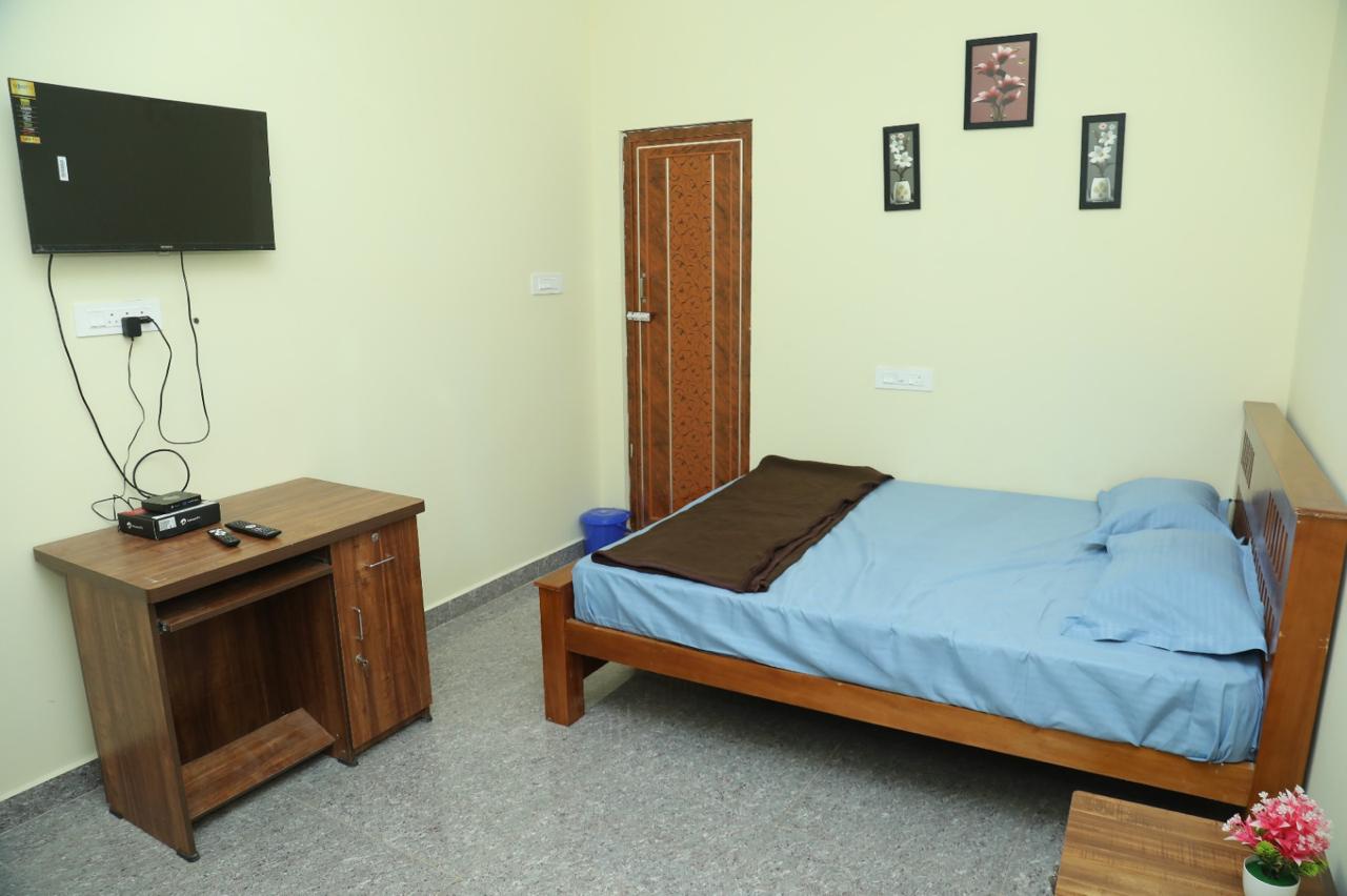 Spacious Bedroom with Attached Modern Bathroom 5